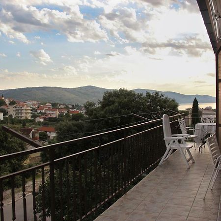 Apartmani Nada Seget Vranjica Exterior foto