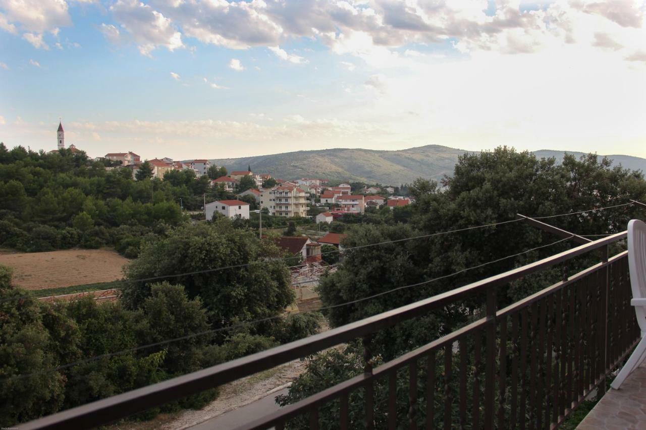 Apartmani Nada Seget Vranjica Exterior foto